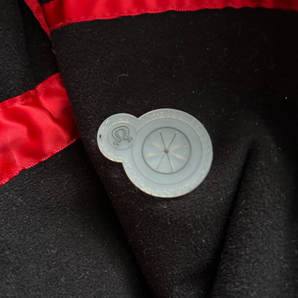 Beautiful Lululemon jacket - Picture 7 of 9